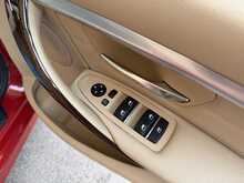 BMW 3 Series 330i Luxury - U3291