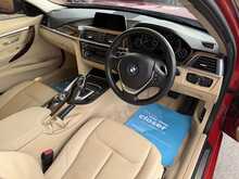 BMW 3 Series 330i Luxury - U3291