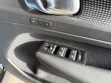 Volvo XC40 Plus - U3307