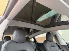 Tesla Model 3  - U3357