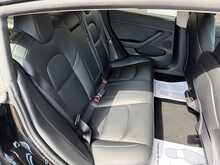 Tesla Model 3  - U3361