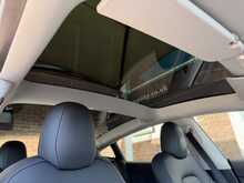 Tesla Model 3  - U3373