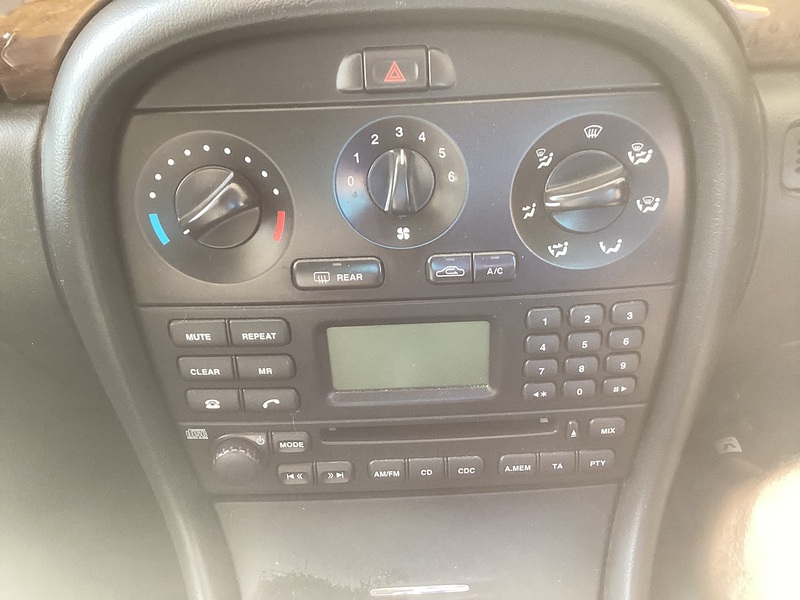 Jaguar 2.5 V6 Saloon 4dr Petrol Manual (AWD) (234 g/km, 194 bhp)