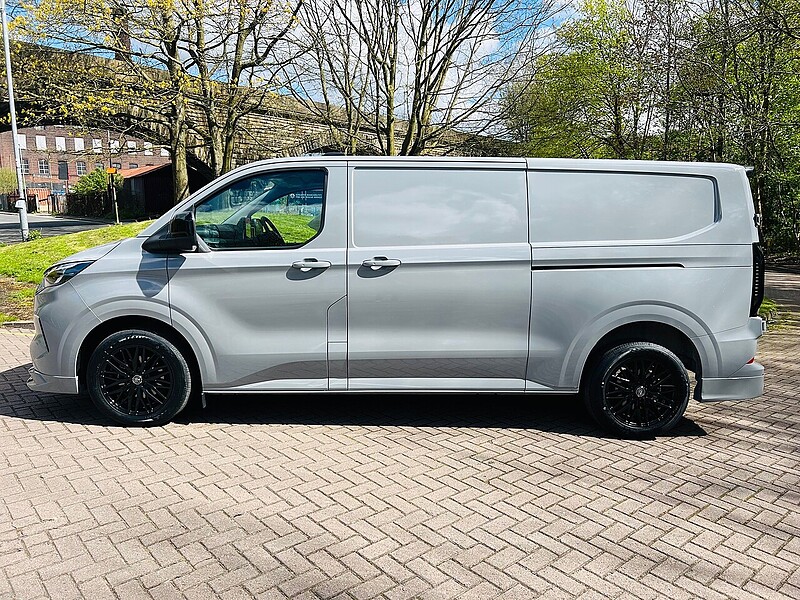 Ford 300 Limited P/V L2 H1 Panel Van 2.0 Manual Diesel