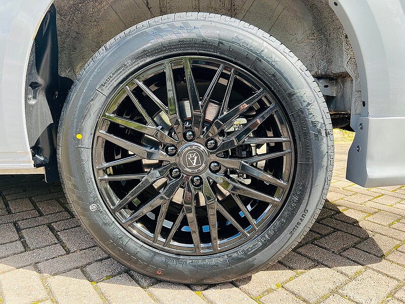 Ford 300 Limited P/V L2 H1 Panel Van 2.0 Manual Diesel