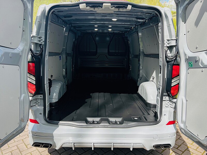 Ford 300 Limited P/V L2 H1 Panel Van 2.0 Manual Diesel