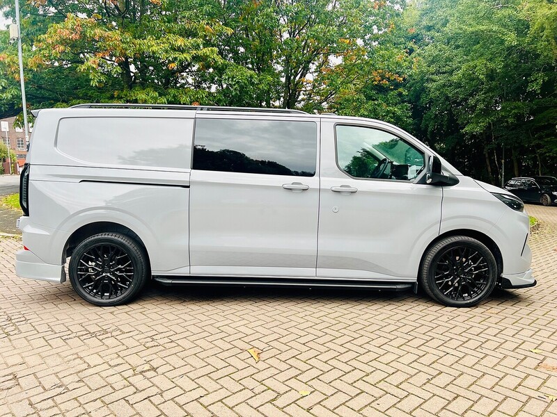 Ford 320 Limited L2H1 Dciv Ecoblue 2.0 6dr Double Cab in Van Manual Diesel