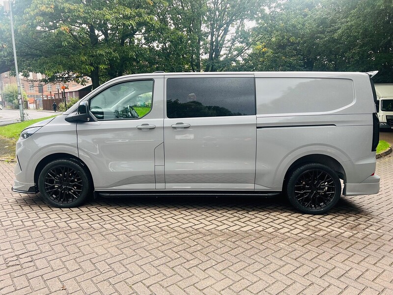 Ford 320 Limited L2H1 Dciv Ecoblue 2.0 5dr Double Cab in Van Manual Diesel