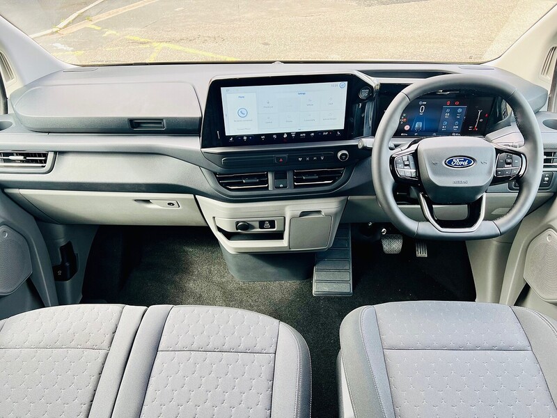 Ford 320 Limited L2H1 Dciv Ecoblue 2.0 5dr Double Cab in Van Manual Diesel