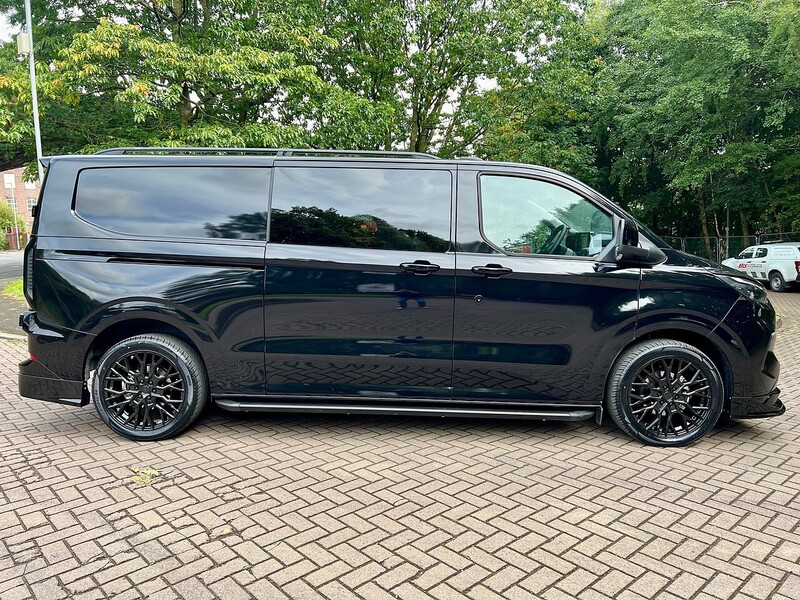 Ford 320 Limited L2h1 Dciv Ecoblue 2.0 6dr Double Cab in Van Auto Diesel