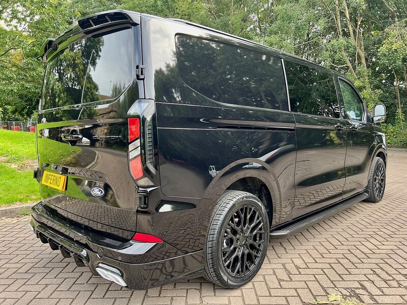 Ford 320 Limited L2h1 Dciv Ecoblue 2.0 6dr Double Cab in Van Auto Diesel