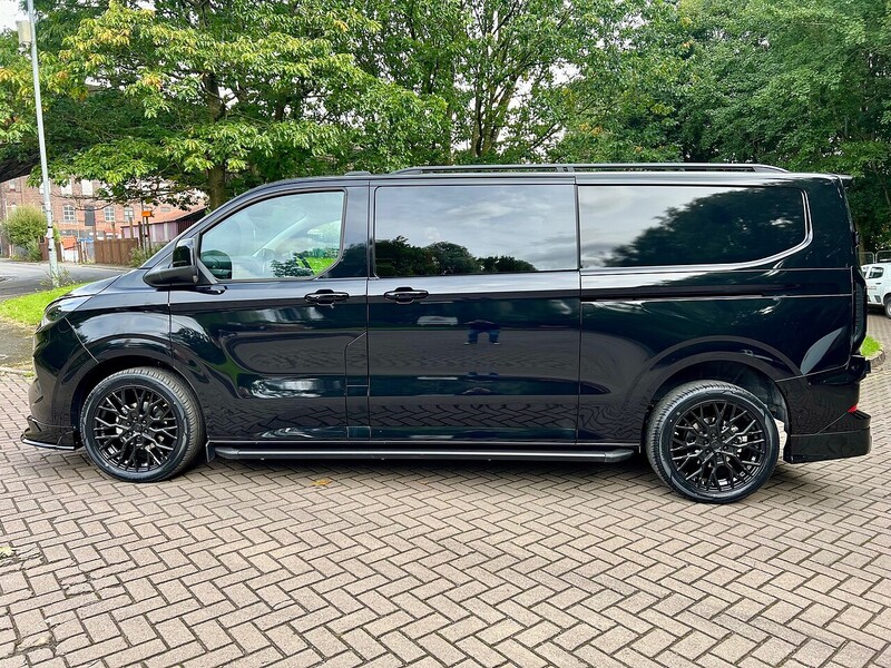 Ford 320 Limited L2h1 Dciv Ecoblue 2.0 6dr Double Cab in Van Auto Diesel