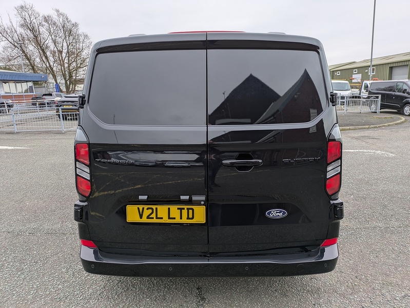 Ford 2.0 320 EcoBlue Limited Crew Van Double Cab 5dr Diesel Manual L1 H1 Euro 6 (s/s) (136 ps)