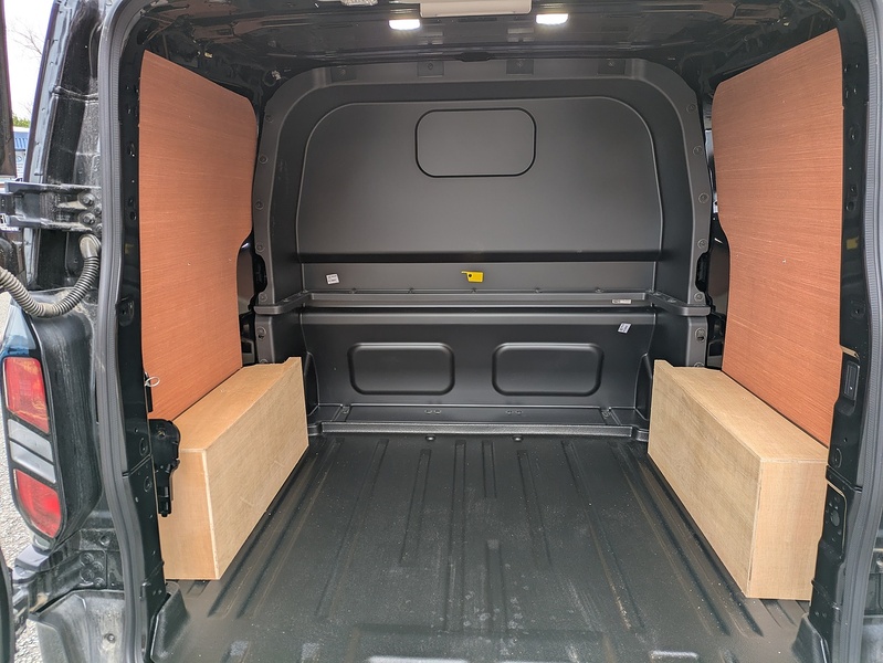 Ford 2.0 320 EcoBlue Limited Crew Van Double Cab 5dr Diesel Manual L1 H1 Euro 6 (s/s) (136 ps)