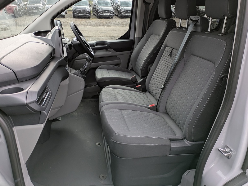 Ford 300 Limited L2h1 Dciv Ecoblue Combi 2.0 Manual Diesel