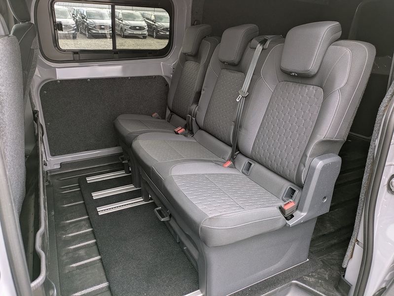 Ford 300 Limited L2h1 Dciv Ecoblue Combi 2.0 Manual Diesel