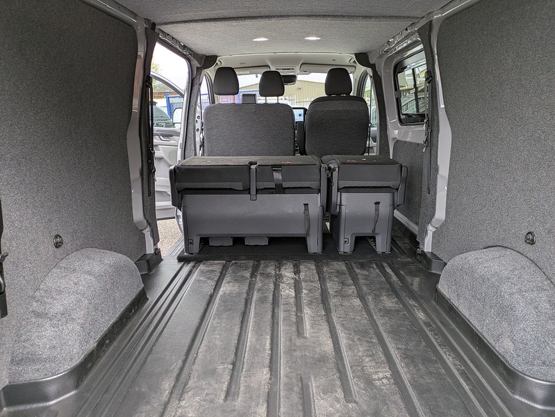 Ford 300 Limited L2h1 Dciv Ecoblue Combi 2.0 Manual Diesel