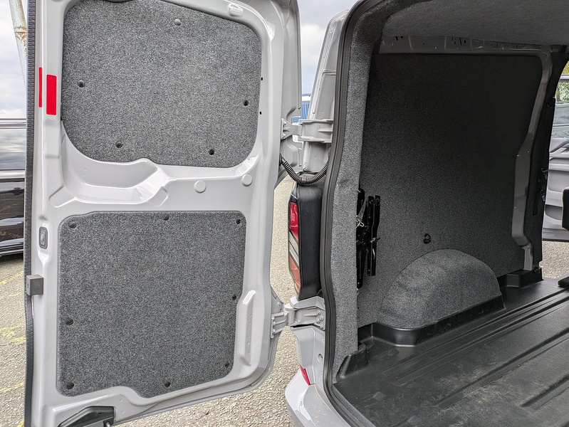 Ford 300 Limited L2h1 Dciv Ecoblue Combi 2.0 Manual Diesel