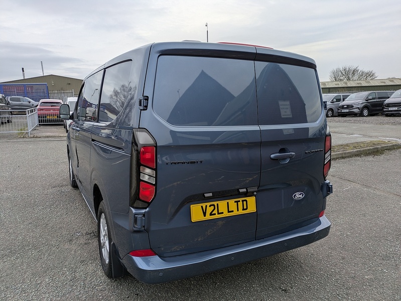 Ford 2.0 320 EcoBlue Limited Crew Van Double Cab 5dr Diesel Manual L1 H1 Euro 6 (s/s) (136 ps)