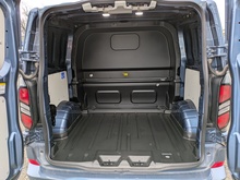 2.0 320 EcoBlue Limited Crew Van Double Cab 5dr Diesel Manual L1 H1 Euro 6 (s/s) (136 ps)