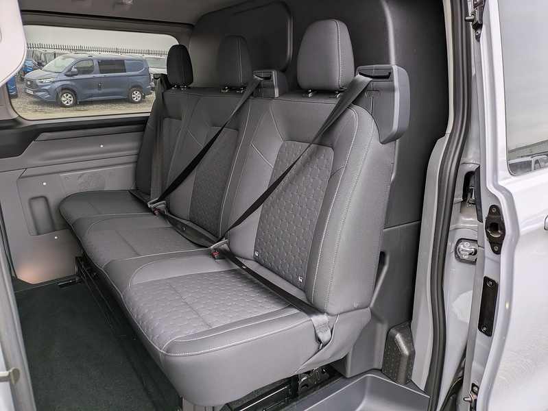 Ford 2.0 320 EcoBlue Limited Crew Van Double Cab 5dr Diesel Manual L1 H1 Euro 6 (s/s) (136 ps)