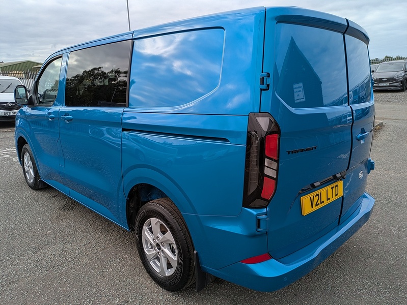Ford 2.0 320 EcoBlue Limited Crew Van Double Cab 5dr Diesel Manual L1 H1 Euro 6 (s/s) (150 ps)