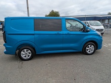 2.0 320 EcoBlue Limited Crew Van Double Cab 5dr Diesel Manual L1 H1 Euro 6 (s/s) (150 ps)