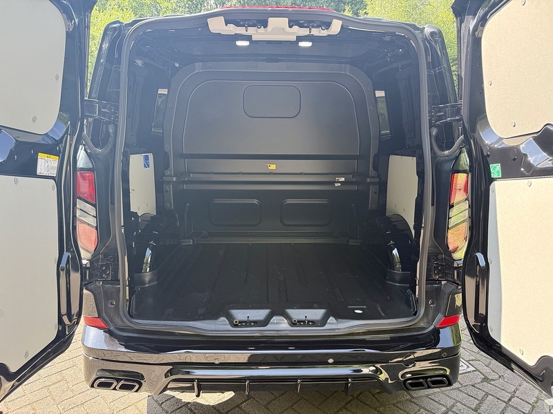 Ford 320 Limited L1h1 Dciv Ecoblue Panel Van 2.0 Manual 150ps Diesel