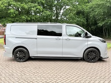 320 65kWh Limited Crew Van Double Cab 5dr Electric Auto L2 H1 (136 ps)