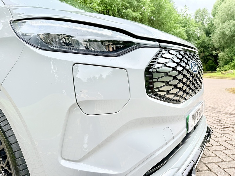 Ford 320 65kWh Limited Crew Van Double Cab 5dr Electric Auto L2 H1 (136 ps)