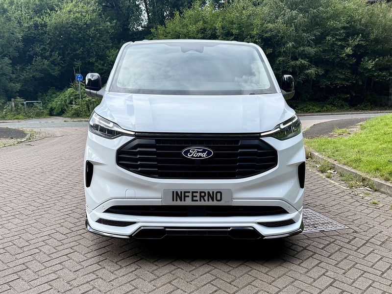 Ford 2.0 300 EcoBlue Limited Crew Van Double Cab 5dr Diesel Manual L2 H1 Euro 6 (s/s) (136 ps)