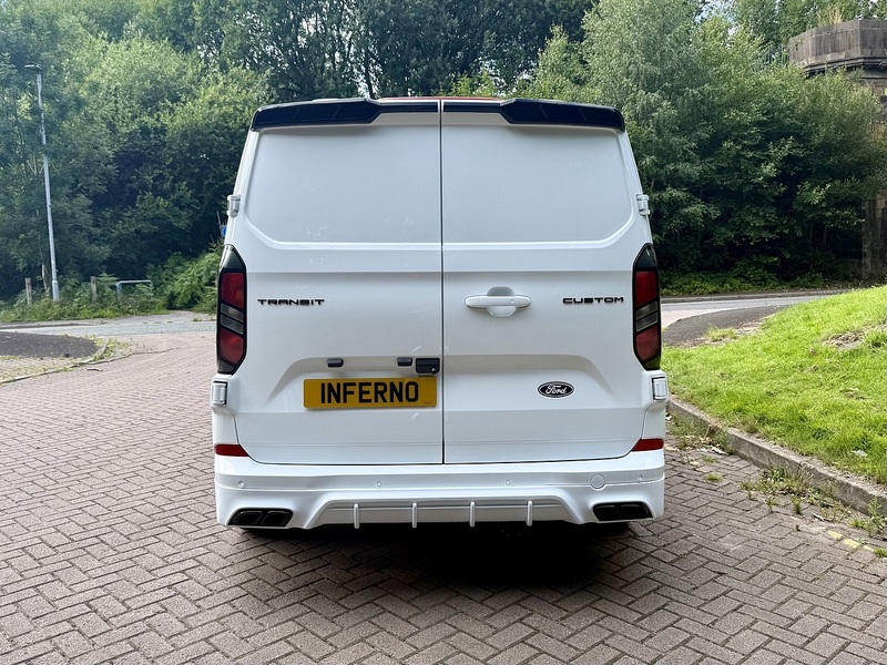 Ford 2.0 300 EcoBlue Limited Crew Van Double Cab 5dr Diesel Manual L2 H1 Euro 6 (s/s) (136 ps)