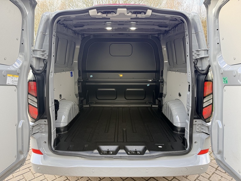 Ford 320 Limited Dciv L2 H1 Panel Van 2.0 Automatic Diesel