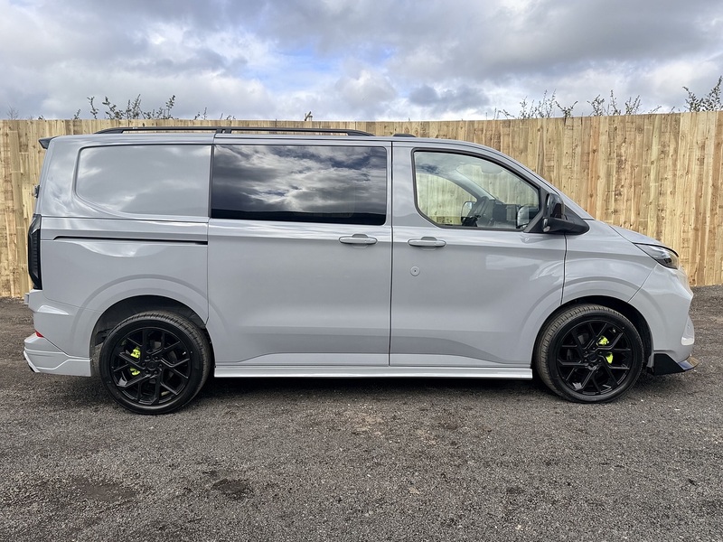 Ford 320 Limited L1h1 Dciv Ecoblue 2.0 6dr Panel Van Automatic Diesel