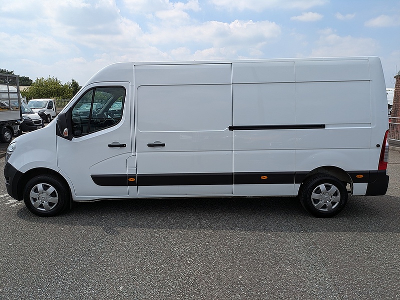 Nissan 2.3 dCi 35 Acenta Panel Van 4dr Diesel Manual FWD L3 H2 Euro 6 (135 ps)