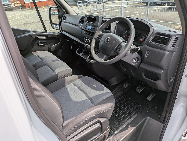 Nissan 2.3 dCi 35 Acenta Panel Van 4dr Diesel Manual FWD L3 H2 Euro 6 (135 ps)