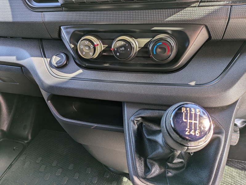 Renault 2.0 dCi Blue 28 Business Panel Van 5dr Diesel Manual SWB Euro 6 (s/s) (130 ps)