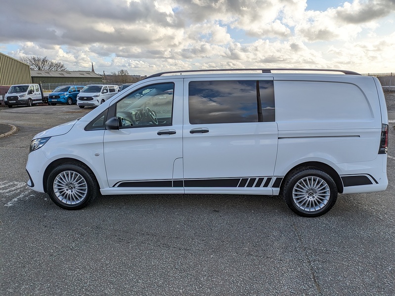 Mercedes-Benz 2.0 119 CDI SELECT Crew Van Double Cab 5dr Diesel G-Tronic RWD L2 Euro 6 (s/s) (190 ps)