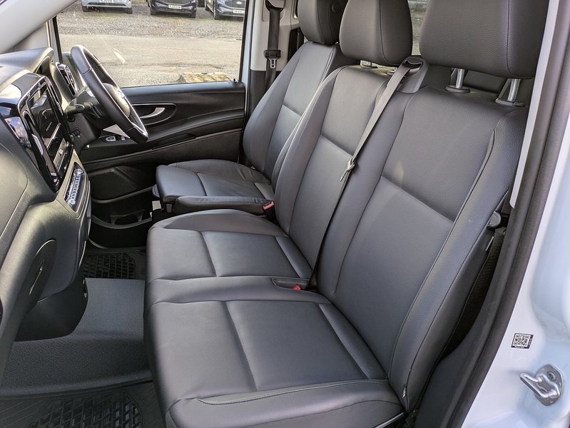 Mercedes-Benz 2.0 119 CDI SELECT Crew Van Double Cab 5dr Diesel G-Tronic RWD L2 Euro 6 (s/s) (190 ps)