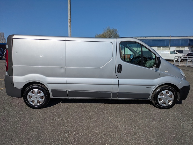 Renault 2.0 dCi LL29 eco Panel Van 3dr Diesel Manual L3 H1 (Phase 3) (180 g/km, 115 bhp)
