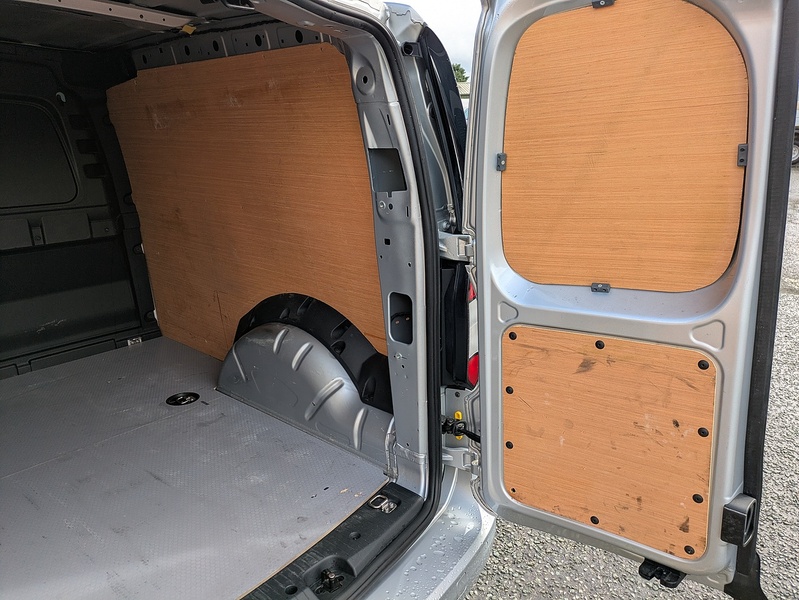 Volkswagen 2.0 TDI C20 Commerce Plus Panel Van 5dr Diesel DSG SWB Euro 6 (s/s) (122 ps)