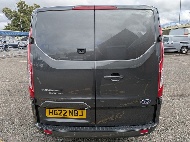 Ford 2.0 320 EcoBlue Limited Crew Van Double Cab 5dr Diesel Manual L2 H1 Euro 6 (s/s) (6 Seat) (130 ps)