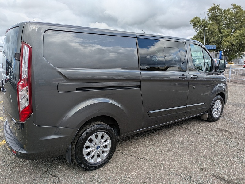 Ford 2.0 320 EcoBlue Limited Crew Van Double Cab 5dr Diesel Manual L2 H1 Euro 6 (s/s) (6 Seat) (130 ps)