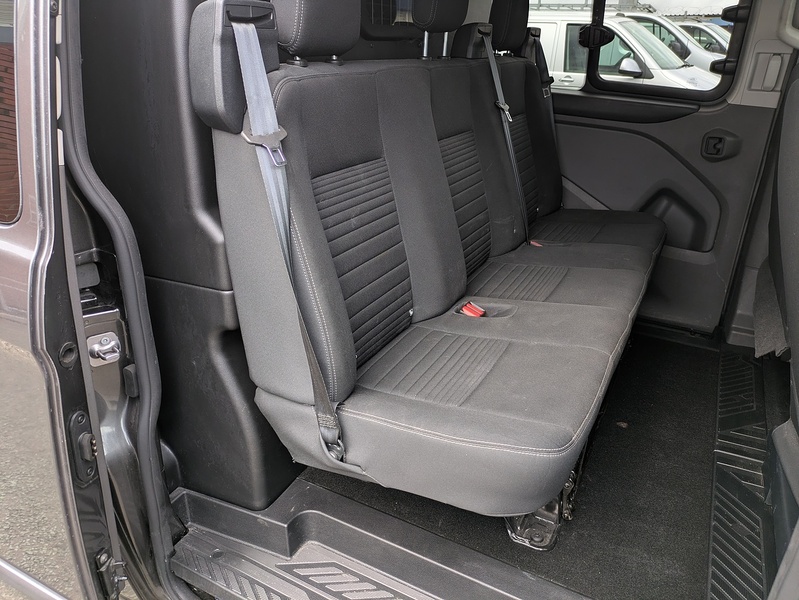 Ford 2.0 320 EcoBlue Limited Crew Van Double Cab 5dr Diesel Manual L2 H1 Euro 6 (s/s) (6 Seat) (130 ps)