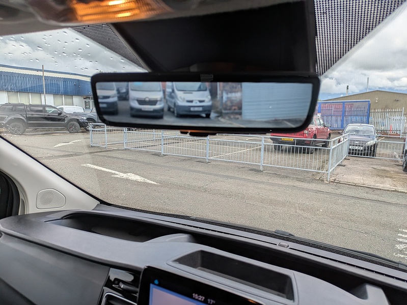 Ford 2.0 320 EcoBlue Limited Crew Van Double Cab 5dr Diesel Manual L2 H1 Euro 6 (s/s) (6 Seat) (130 ps)