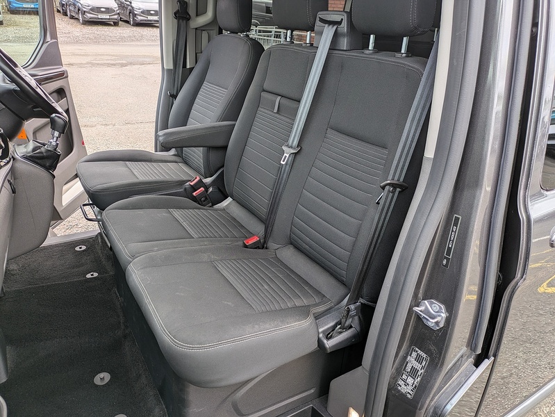 Ford 2.0 320 EcoBlue Limited Crew Van Double Cab 5dr Diesel Manual L2 H1 Euro 6 (s/s) (6 Seat) (130 ps)