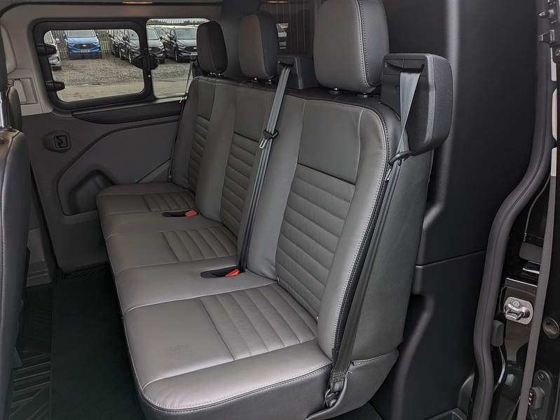 Ford 2.0 320 EcoBlue Limited Crew Van Double Cab 5dr Diesel Manual L2 H1 Euro 6 (s/s) (130 ps)