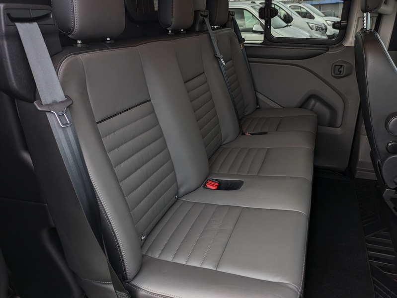 Ford 2.0 320 EcoBlue Limited Crew Van Double Cab 5dr Diesel Manual L2 H1 Euro 6 (s/s) (130 ps)