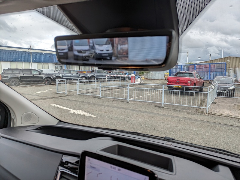 Ford 2.0 320 EcoBlue Limited Crew Van Double Cab 5dr Diesel Manual L2 H1 Euro 6 (s/s) (130 ps)