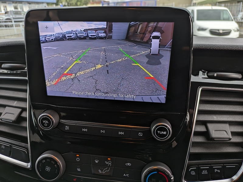 Ford 2.0 320 EcoBlue Limited Crew Van Double Cab 5dr Diesel Manual L2 H1 Euro 6 (s/s) (130 ps)